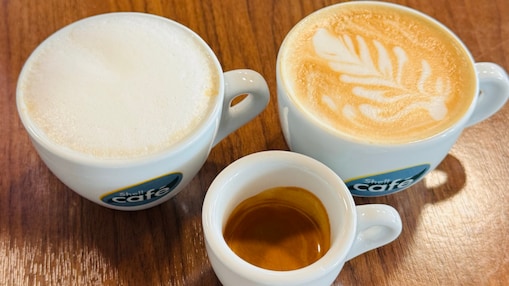 Slika kave z mlekom, espressa in cappucinota