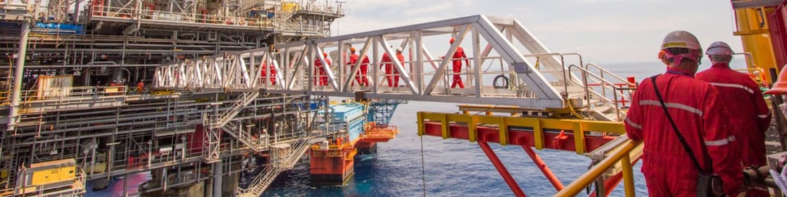 Delavci hodijo proti novi plo&scaron;čadi, ki je zgrajena poleg obstoječega globokomorskega projekta Malampaya.