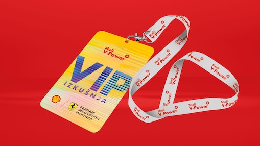 VIP kartica Shell V-Power z logotipi Shell in Ferrari.