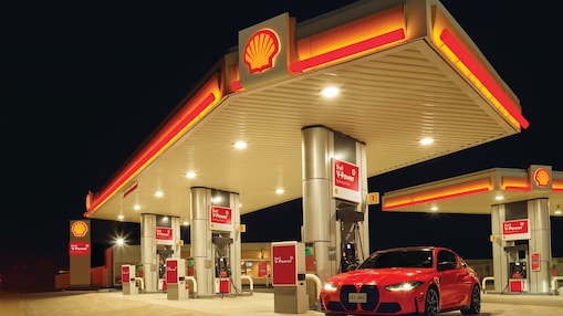 Avto na postaji Shell